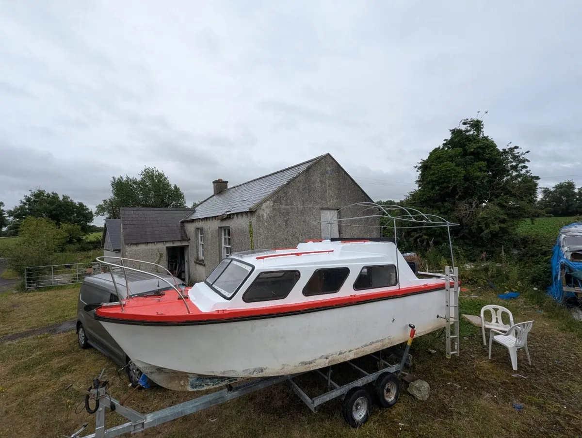 Fishing boat - Image 3