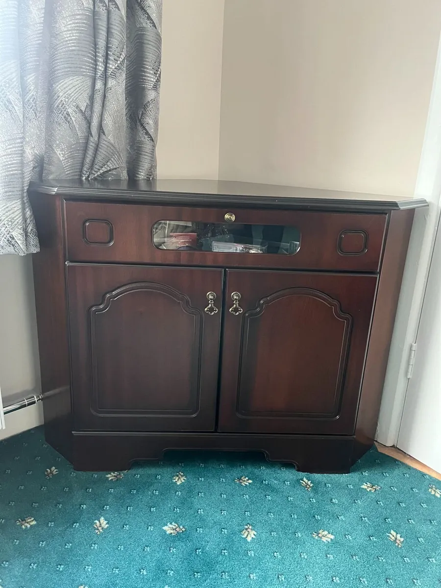 Mahogany corner unit - Image 1