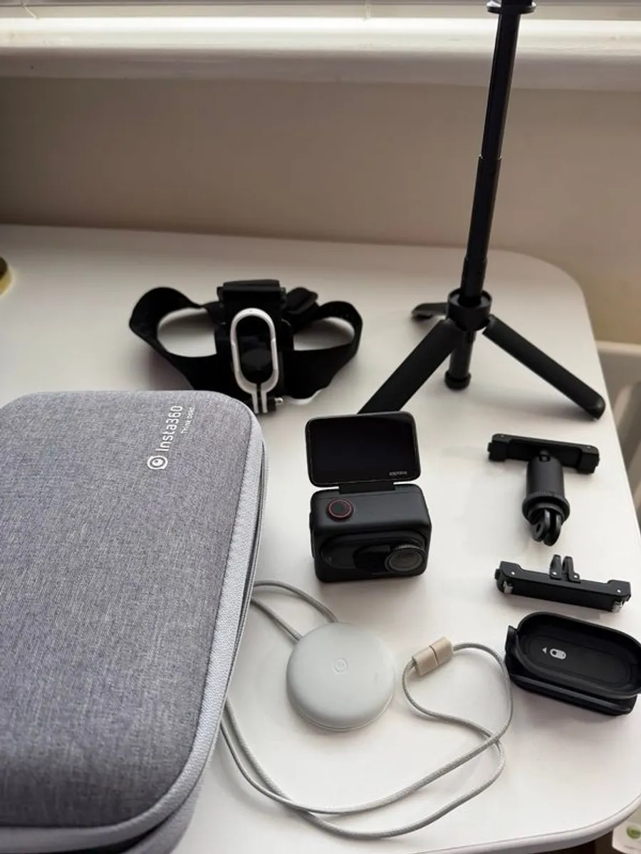 Insta360 Go 3S 4k - 128Gb Midnight Black - Image 1