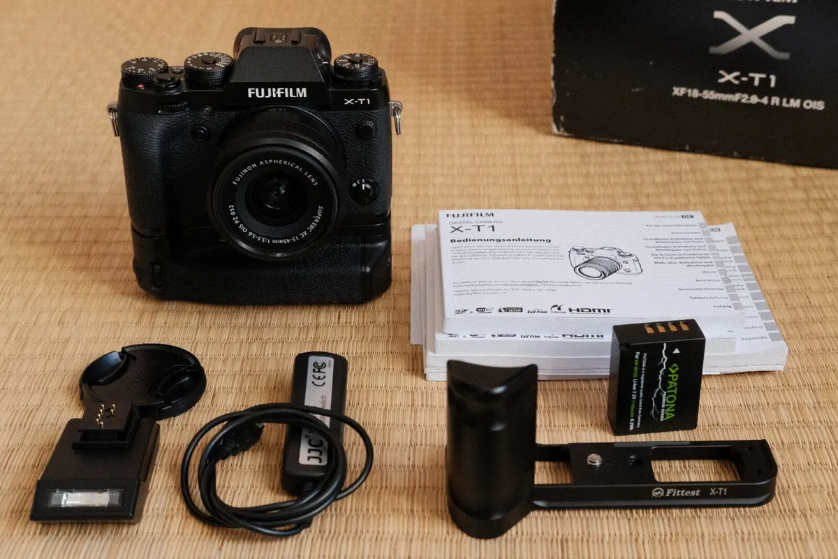 Fujifilm Fuji X-T1 black 16.3MP camera body - Image 1