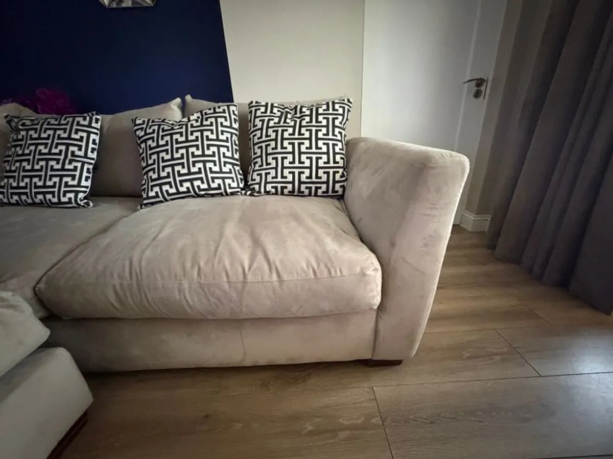 Corner sofa and foot poof - Image 4