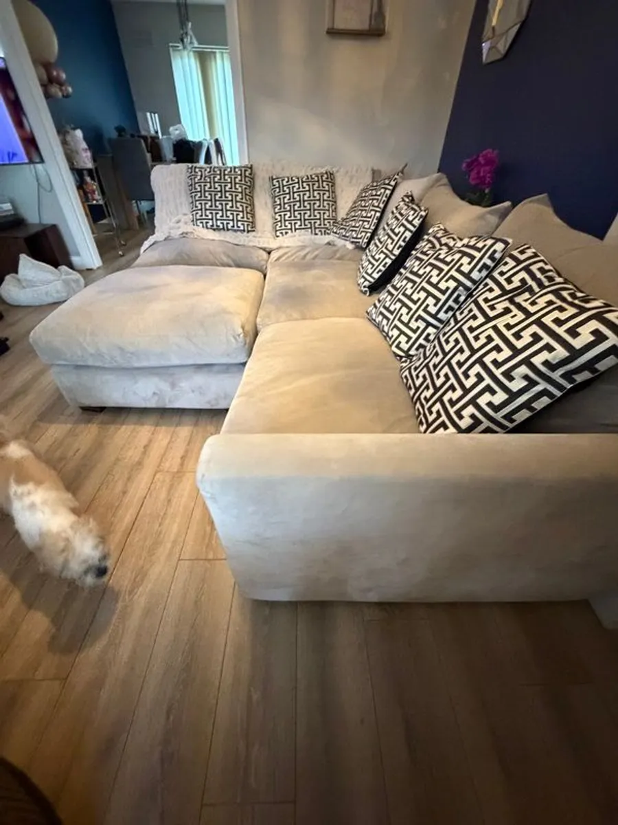 Corner sofa and foot poof - Image 1