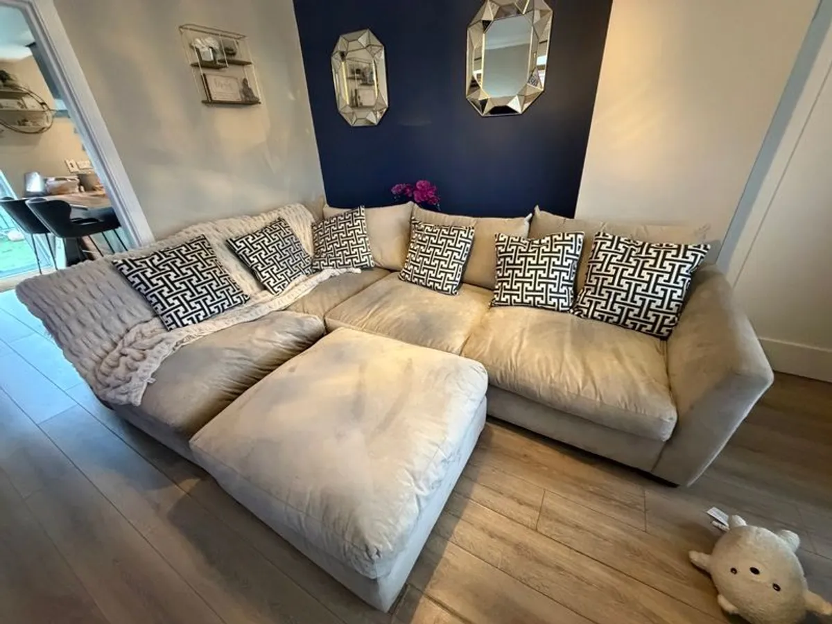 Corner sofa and foot poof - Image 2