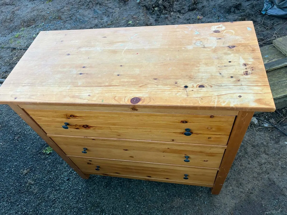 Pine chest of drawers - Image 3