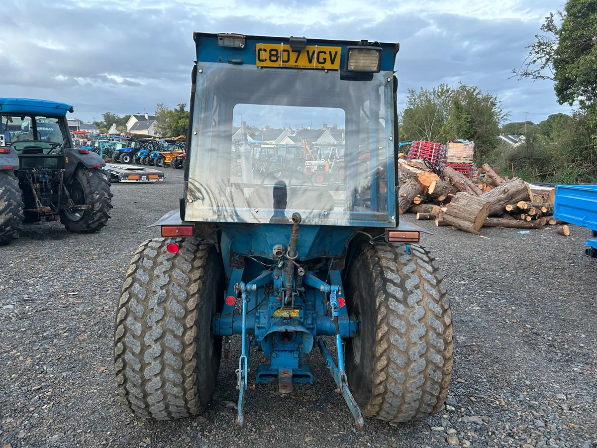 Ford 1910 Compact Tractor - Image 3