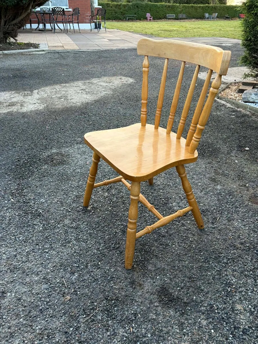 Oak kitchen table + 5 chairs - Image 4