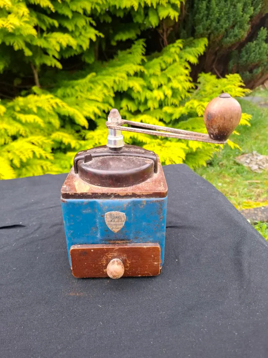 Vintage working Peugeot coffee grinder