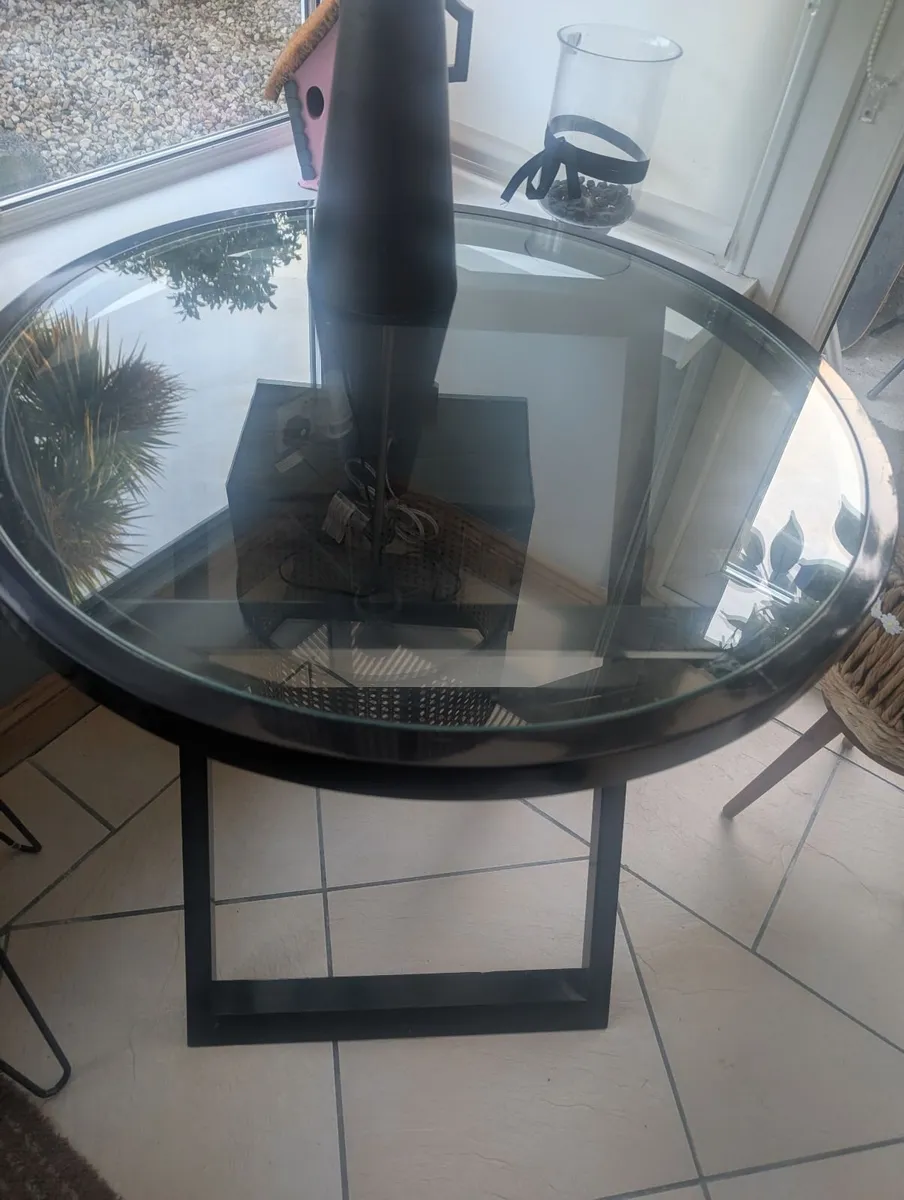Meadows & Byrne Side table in perfect condition - Image 3