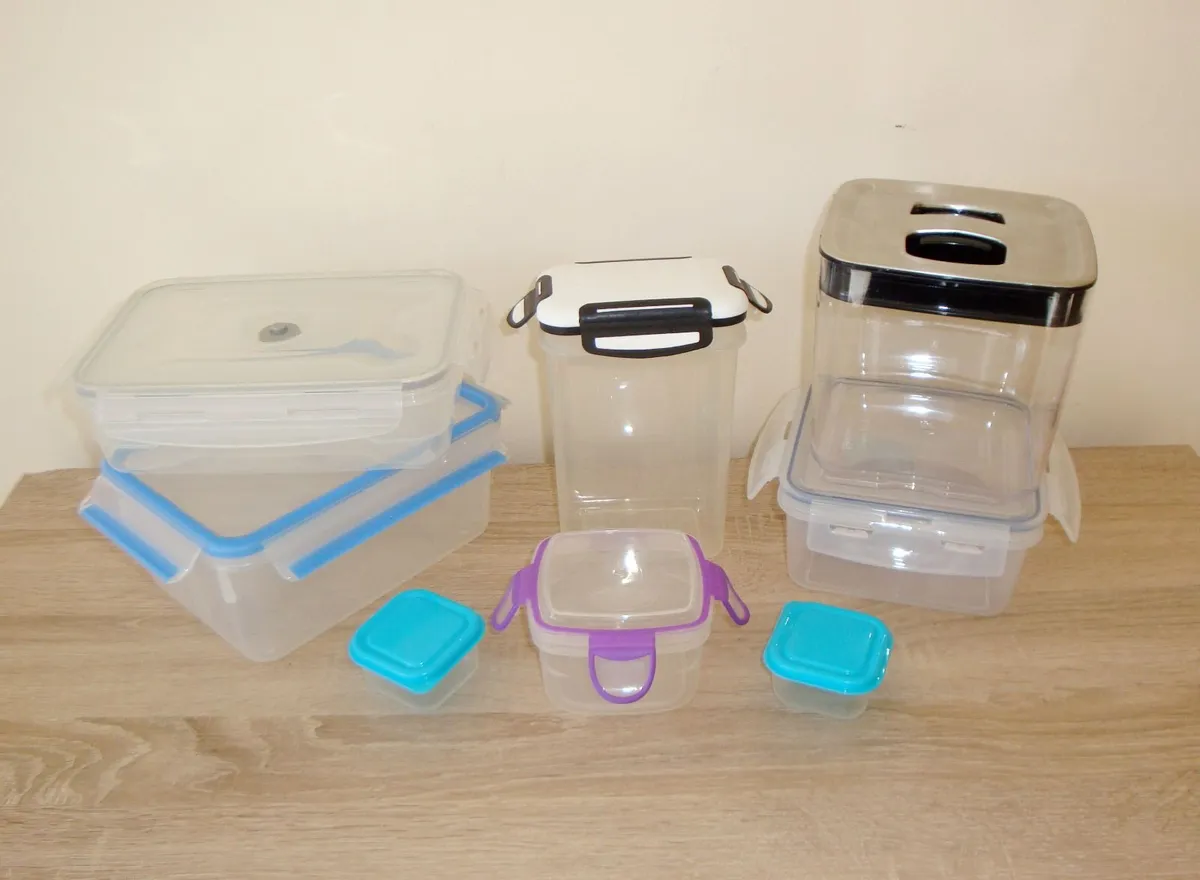 Plastic storage containers - Image 1