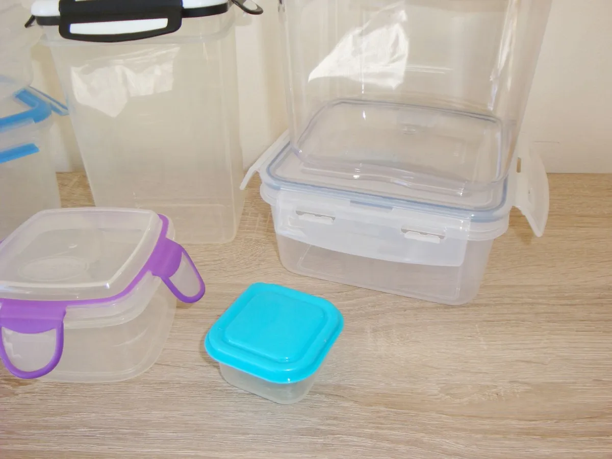 Plastic storage containers - Image 3