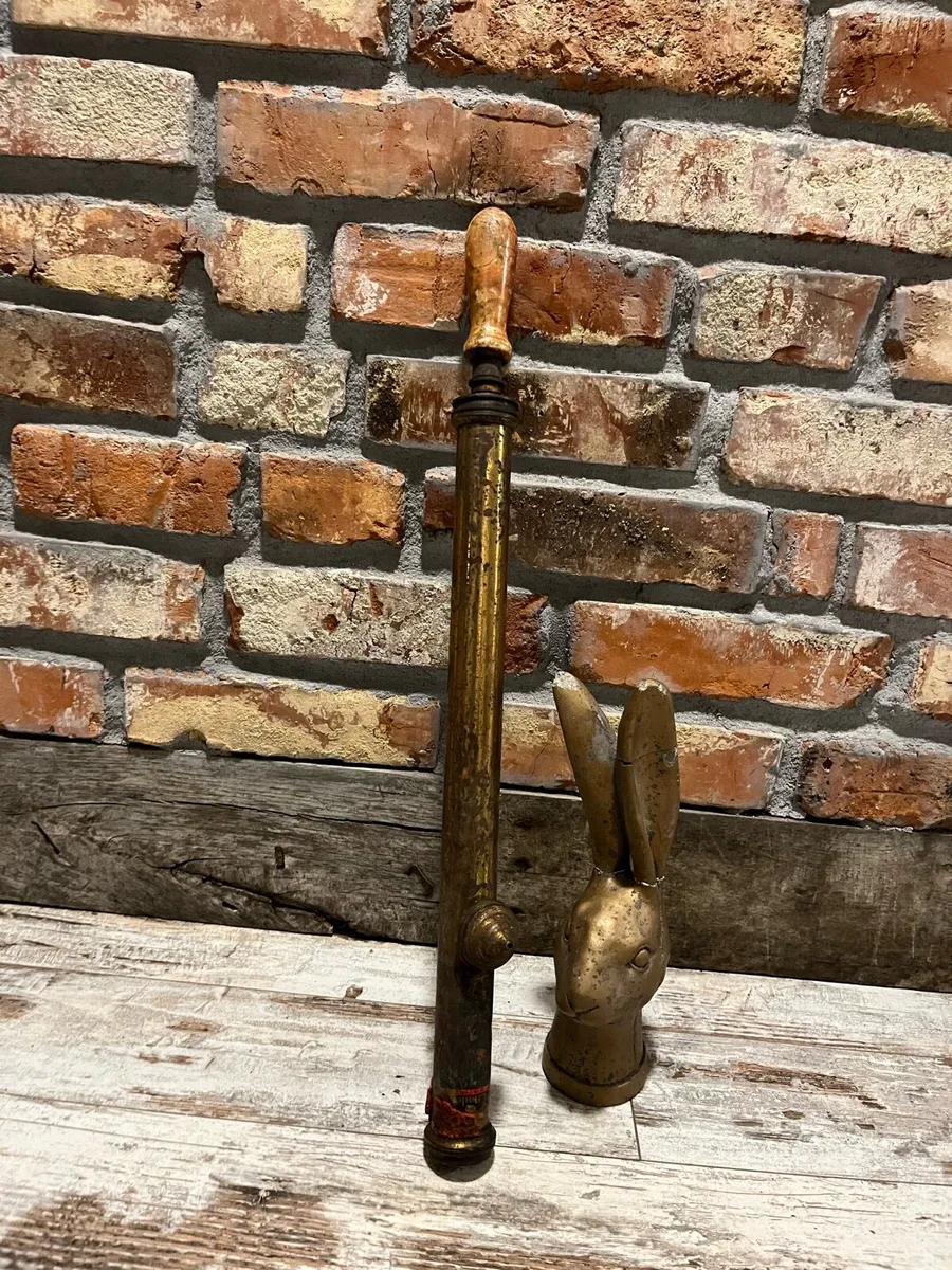 Vintage brass pump - Image 4