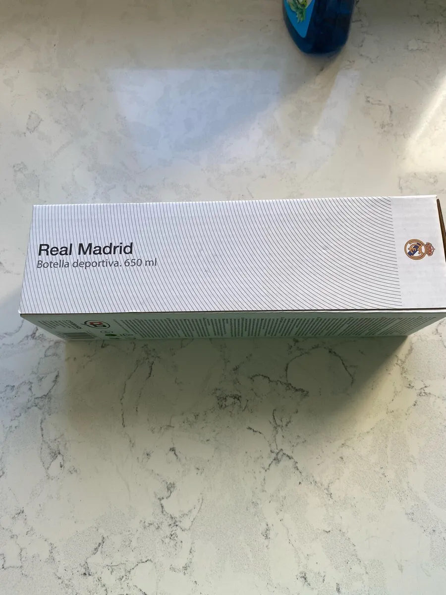 Real Madrid Official Water Bottle - Image 1