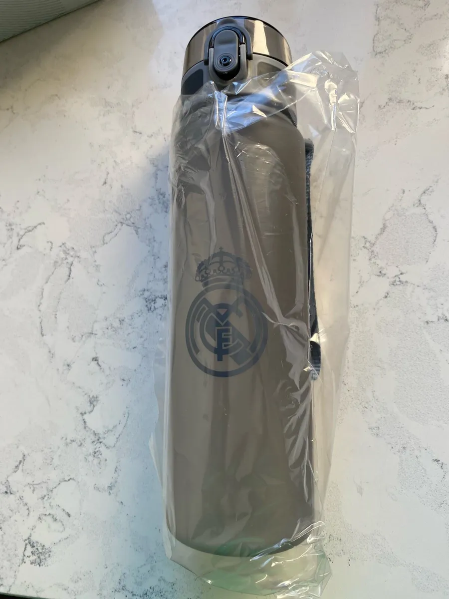 Real Madrid Official Water Bottle - Image 2