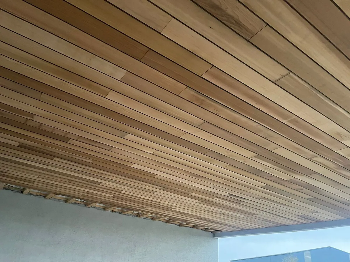 Cedar  cladding, recycled - Image 1