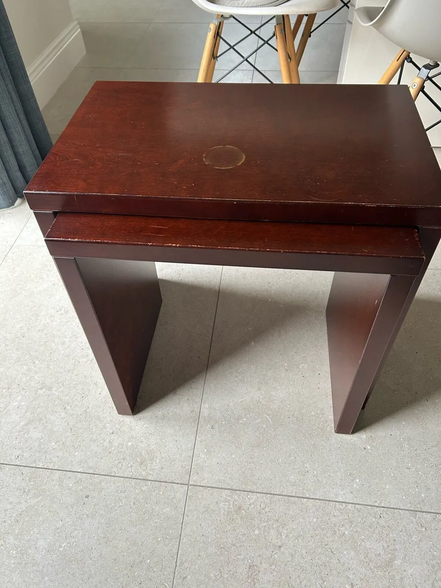 Nest of 2 tables - Image 1