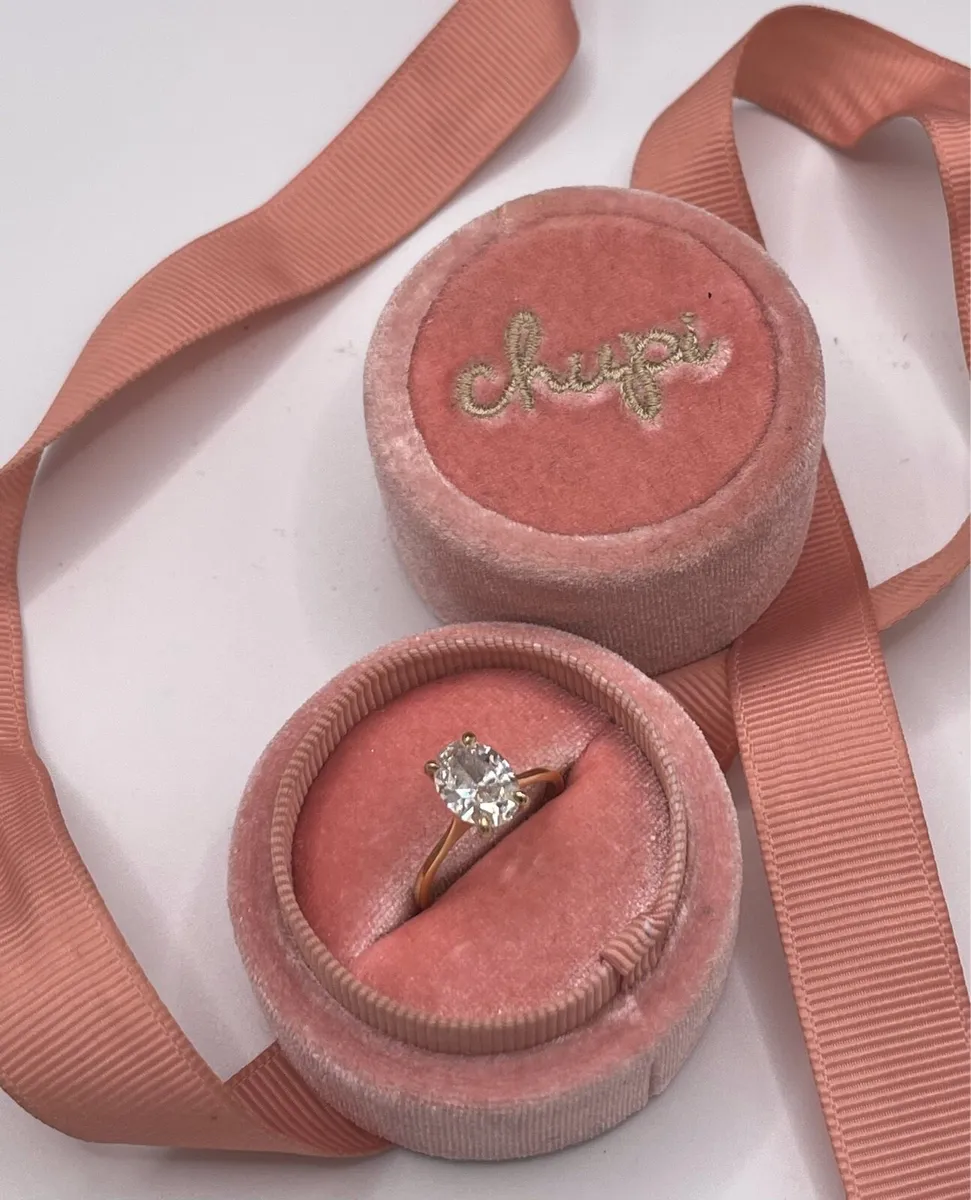 Chupi Moonlight engagement ring with paperwork - Image 1