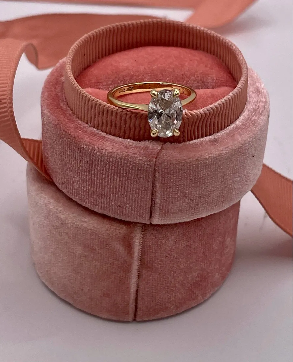 Chupi Moonlight engagement ring with paperwork - Image 2