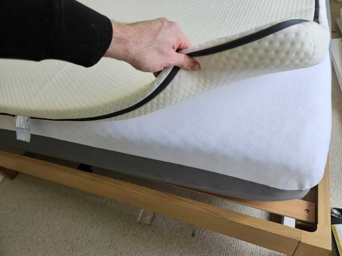 Like-new King Wooden Bed, Mattress and Topper (All Emma brand) 150x200 - Image 2