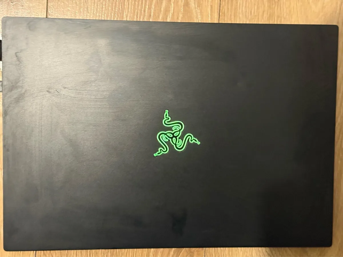 Razer Balde 16" I9 4090 4k120 & 1080p240