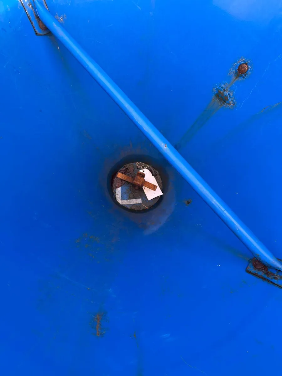 Fleming Fertiliser Spreader - Image 3