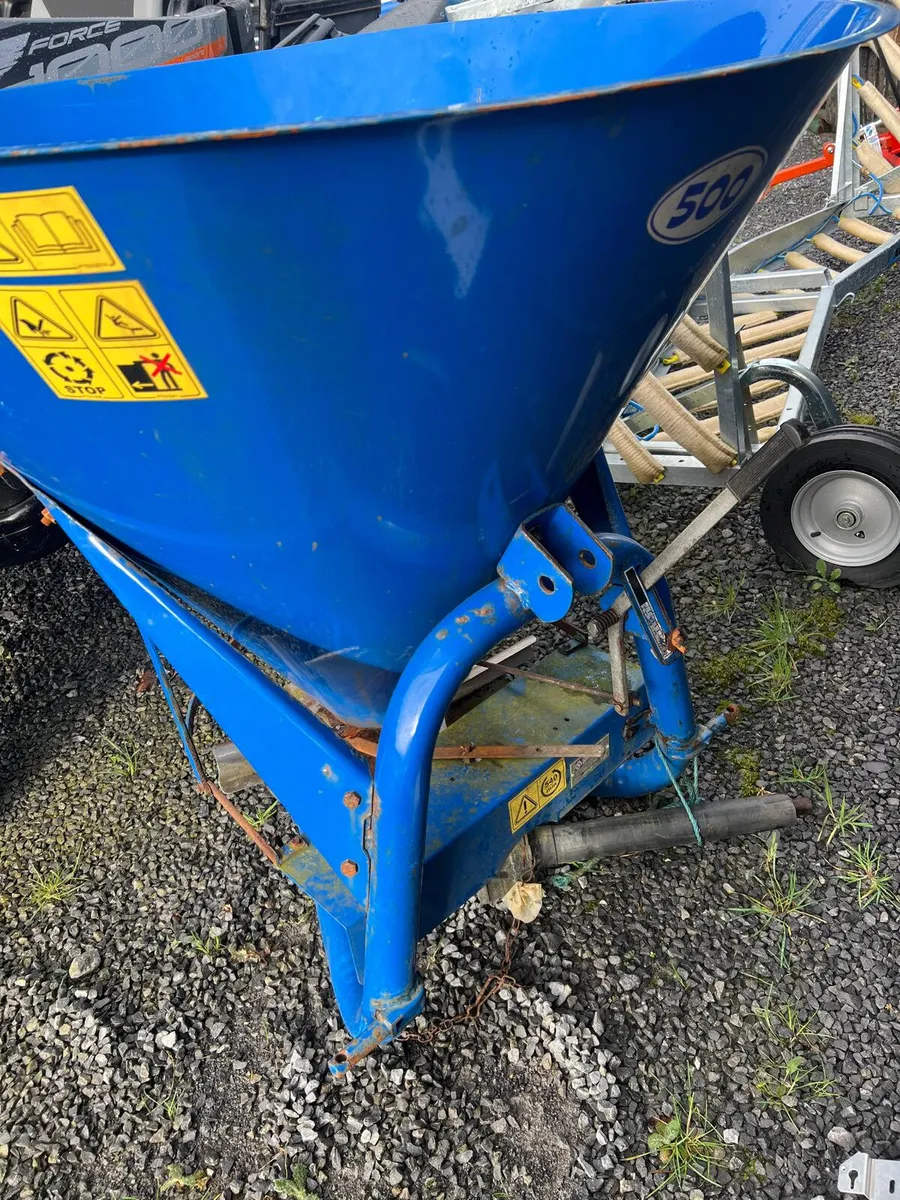 Fleming Fertiliser Spreader - Image 2