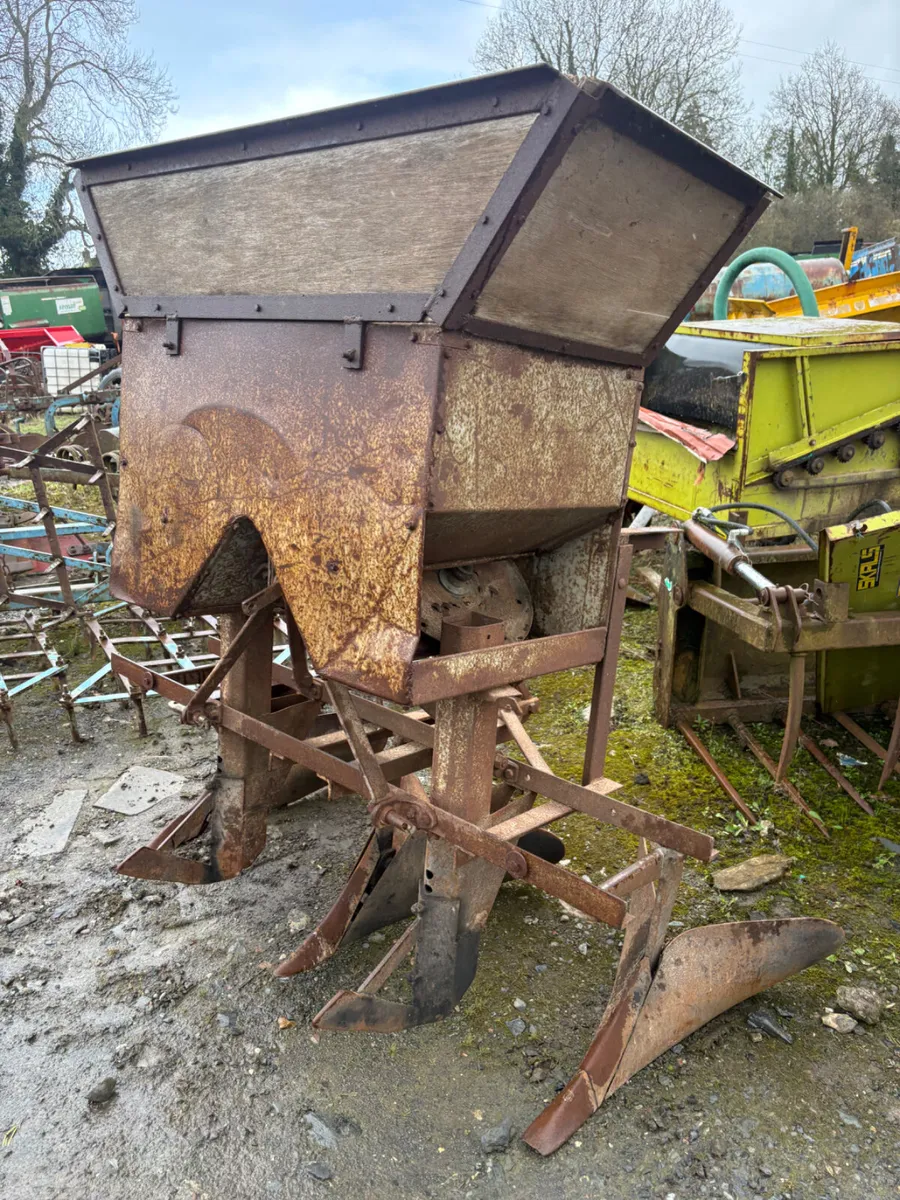 Ferguson potato planter - Image 1