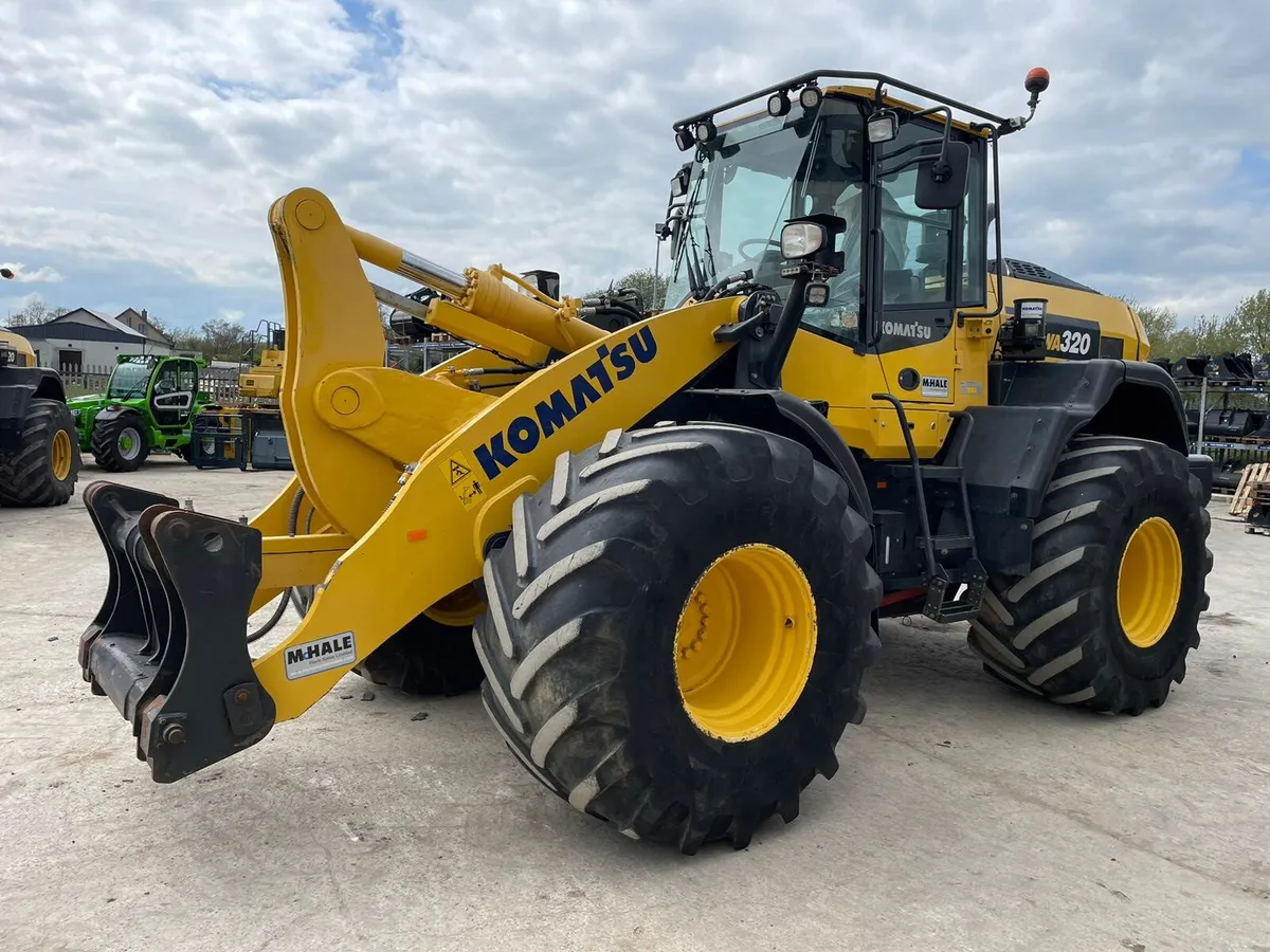 Komatsu WA320-8 - Image 1