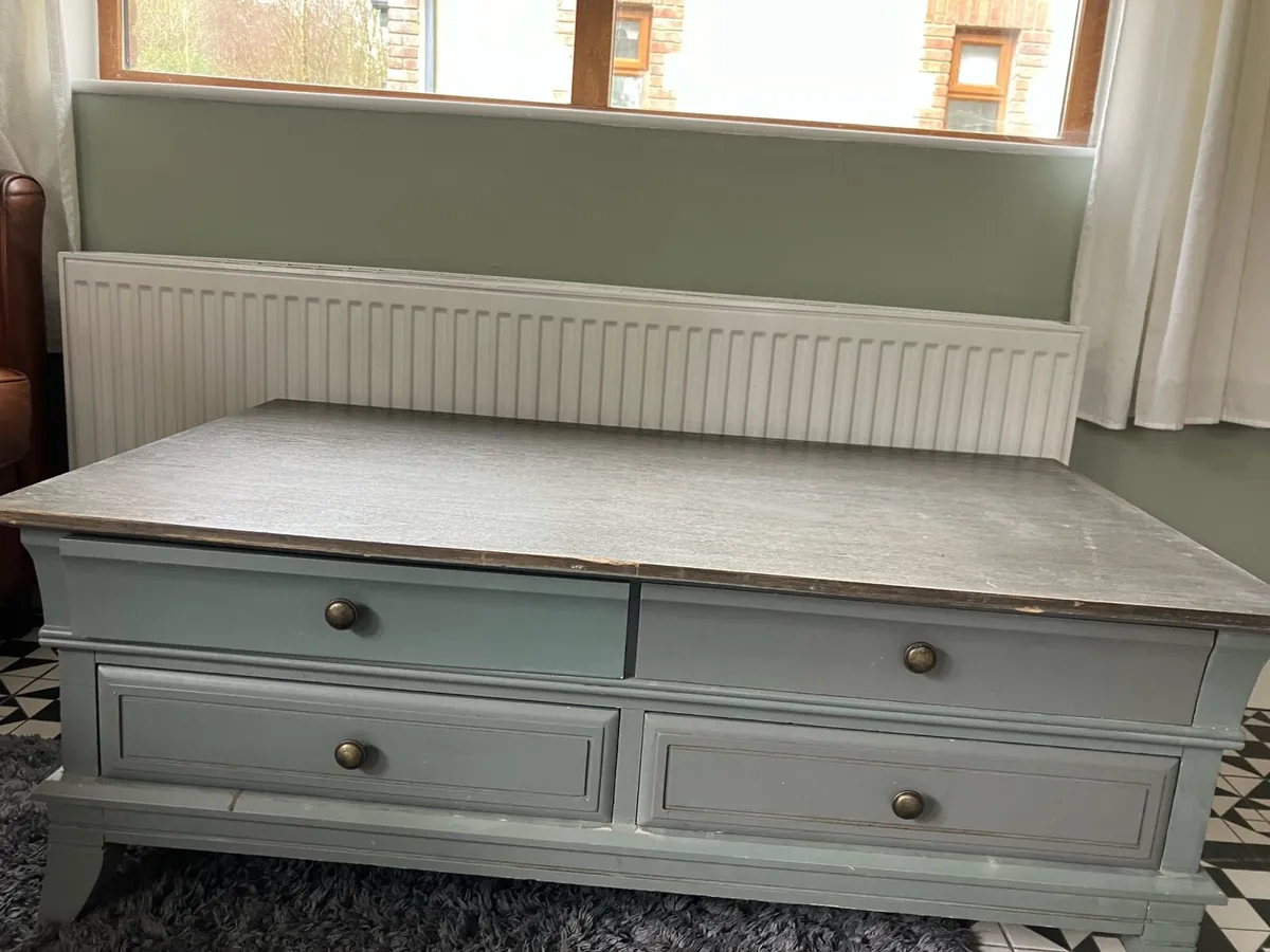 Large coffee table - Image 1