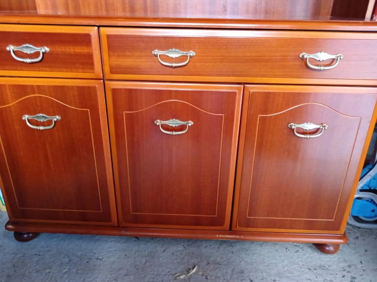 Sitting room display cabinet - Image 3