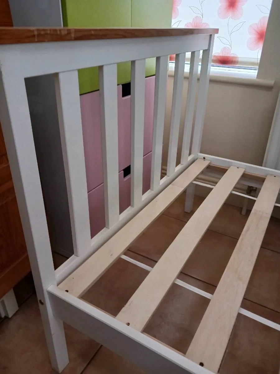 Single bed - Image 3