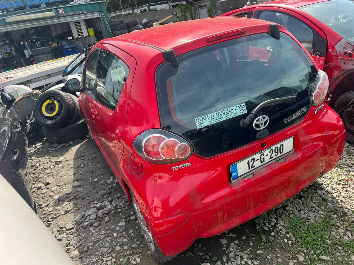 2012 Toyota aygo 1.0 petrol drive away - Image 1