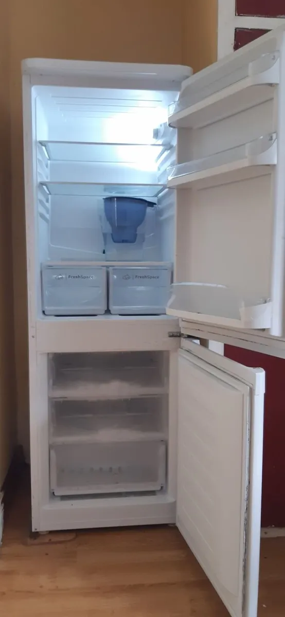 Fridge freezer - Image 2