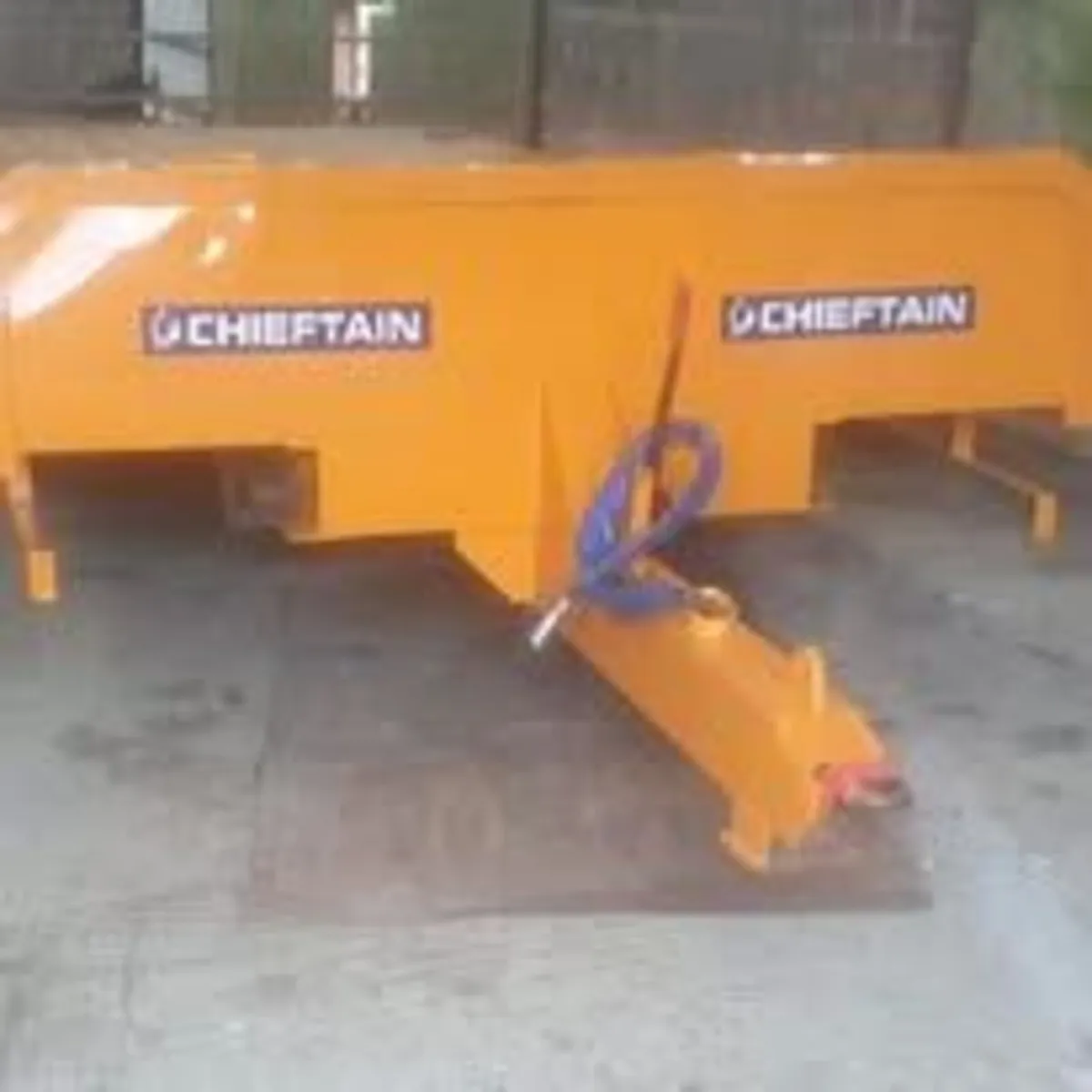 Sign writing & decals made... - Image 4