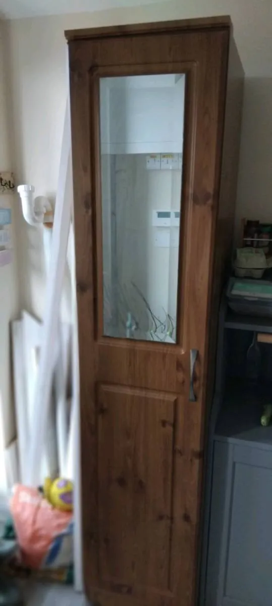 Shelved wardrobe - Image 1