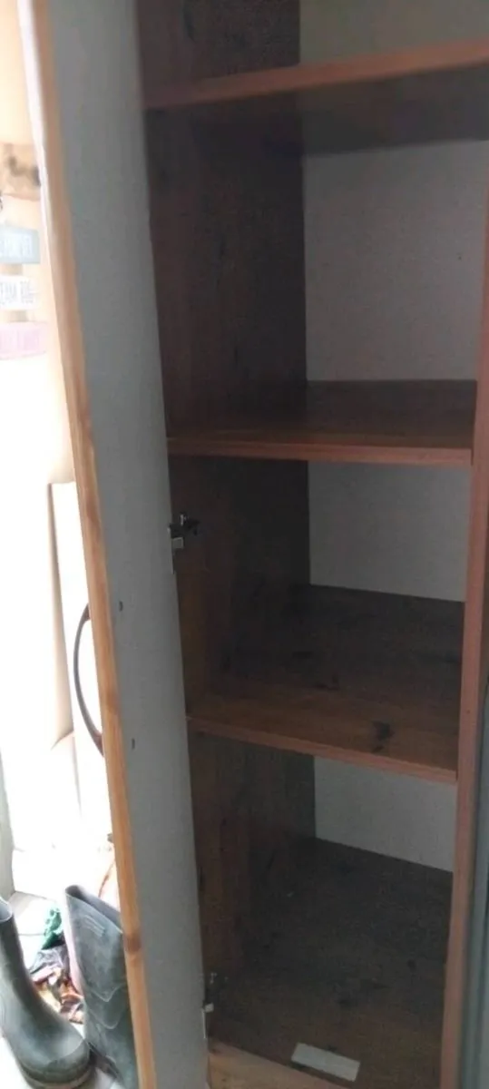 Shelved wardrobe - Image 2