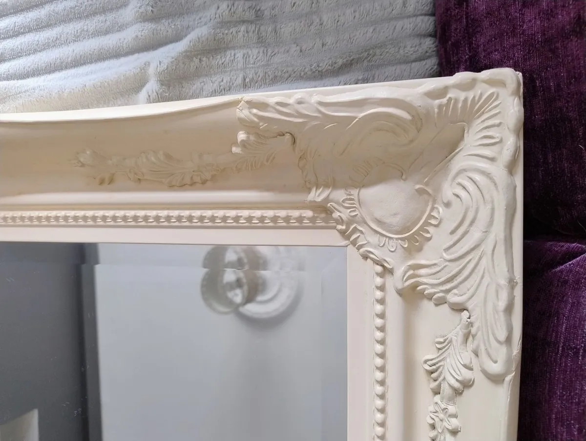 2 Large mirrors 77cm  x 107 cm - Image 2