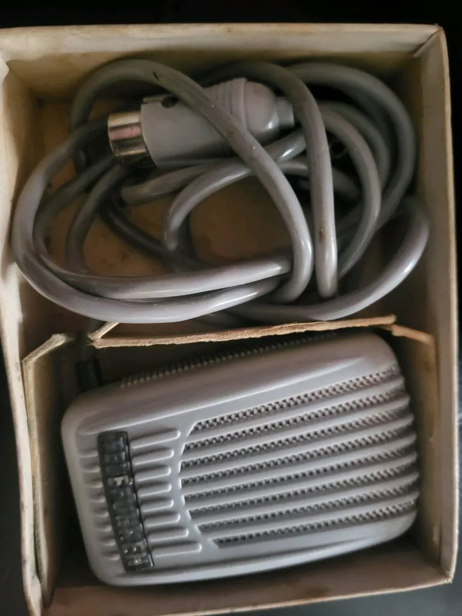 Vintage microphone - Image 3