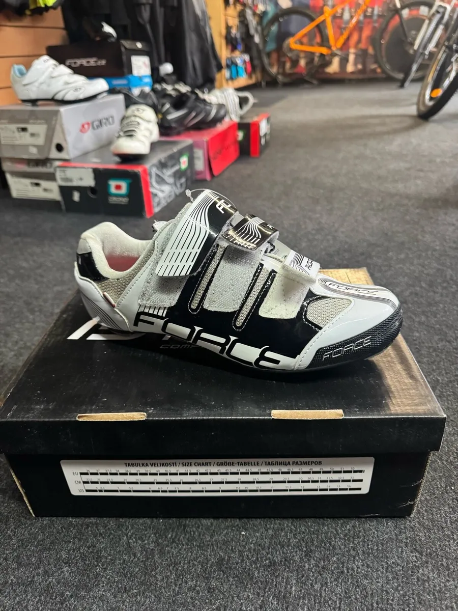 Half price road bike shoes - Image 1