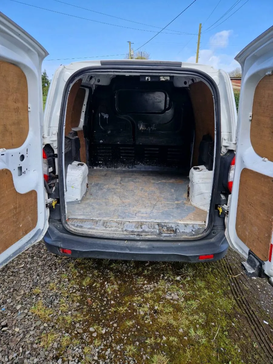 Ford transit courier - Image 4