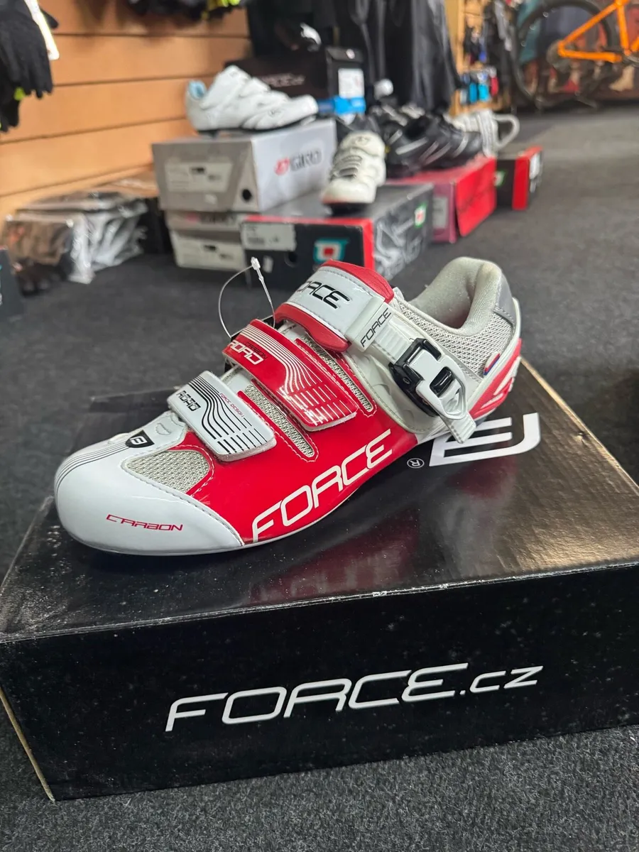 Half price carbon fibre road shoes - Image 1