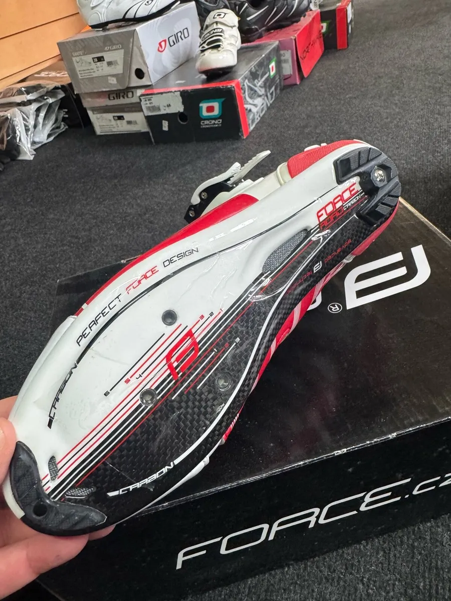 Half price carbon fibre road shoes - Image 2