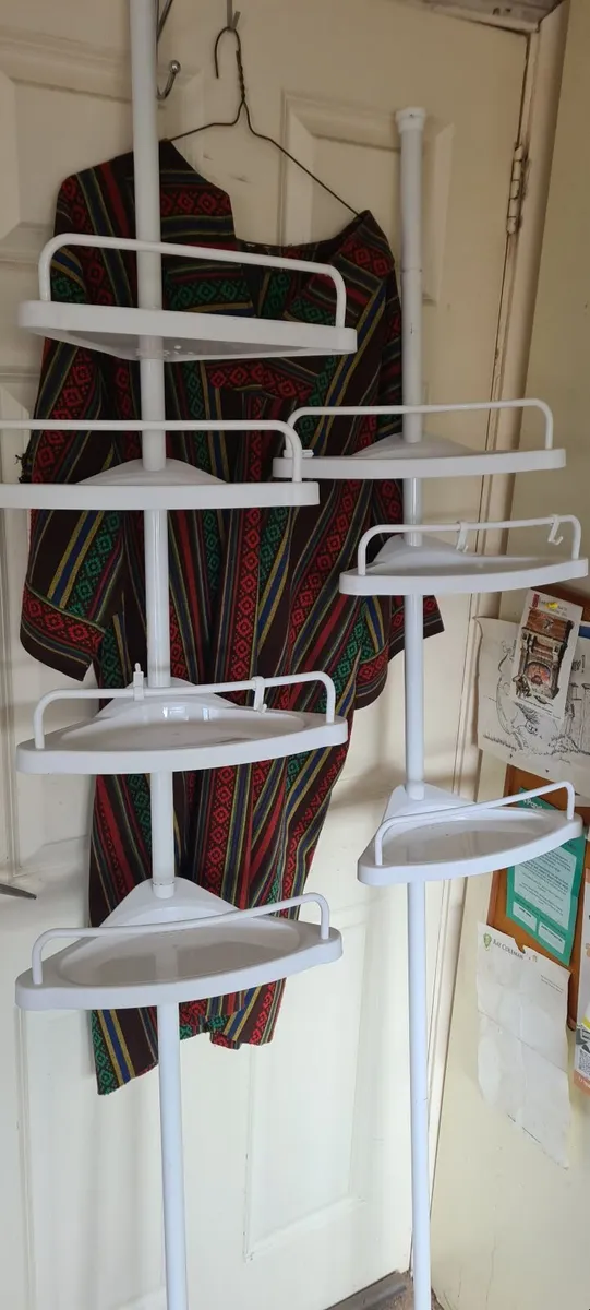 Shower Towers x 2 - Image 2