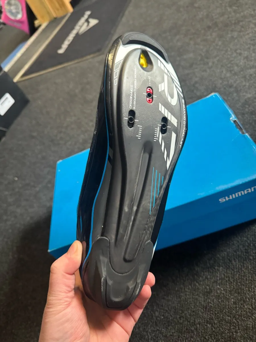 Half price carbon Shimano road shoes - Image 4