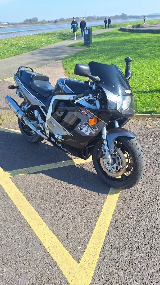 1992 Suzuki GSXR 750 Oil Cooled - Image 1