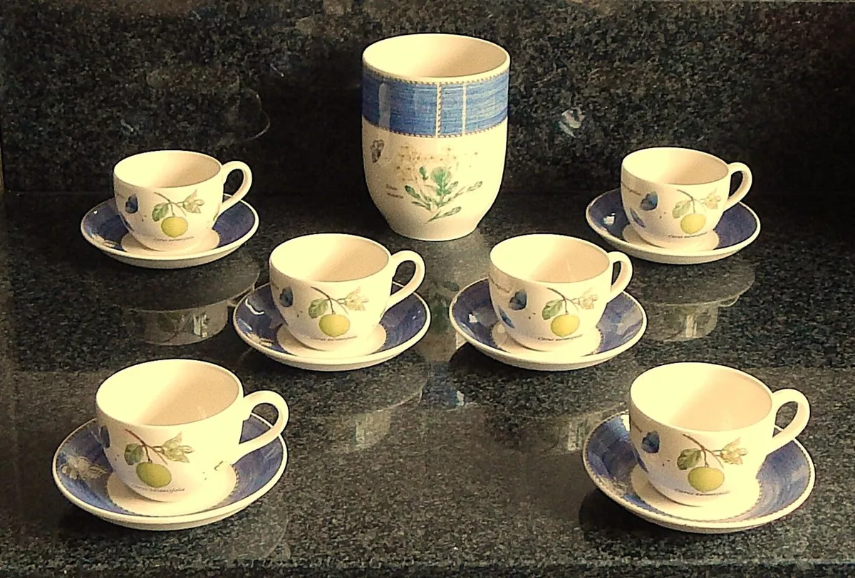 13 Piece Wedgwood ‘Sarah’s Garden’ Queen’s Ware - Image 1