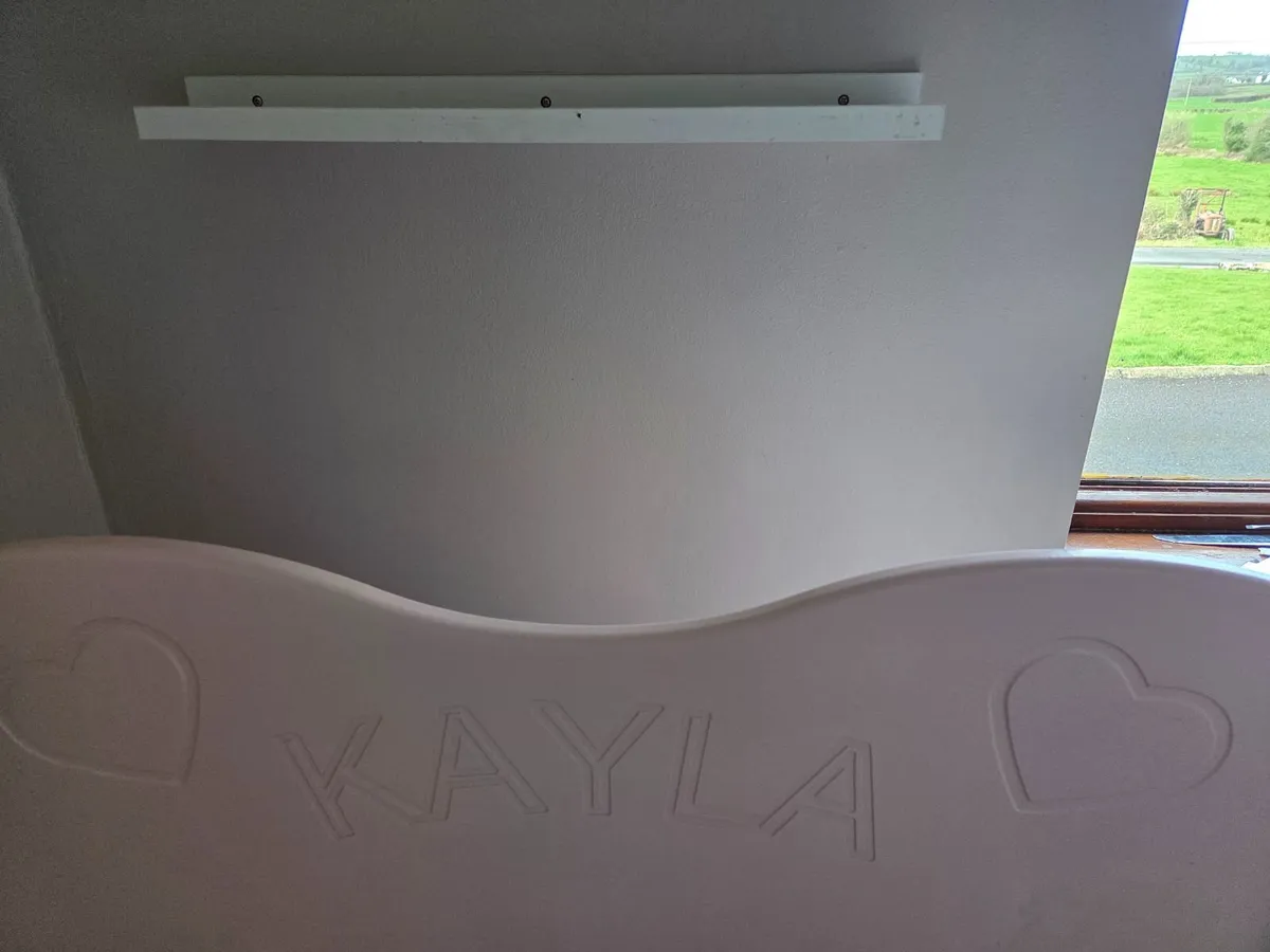 *** Single Bed with KAYLA on Headboard *** - Image 3