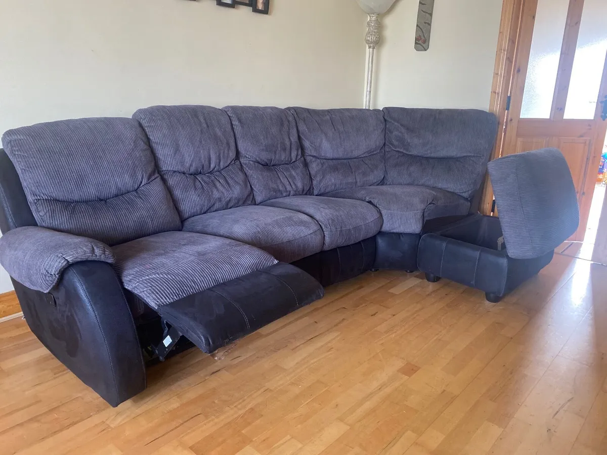 Recliner Couch - Image 1