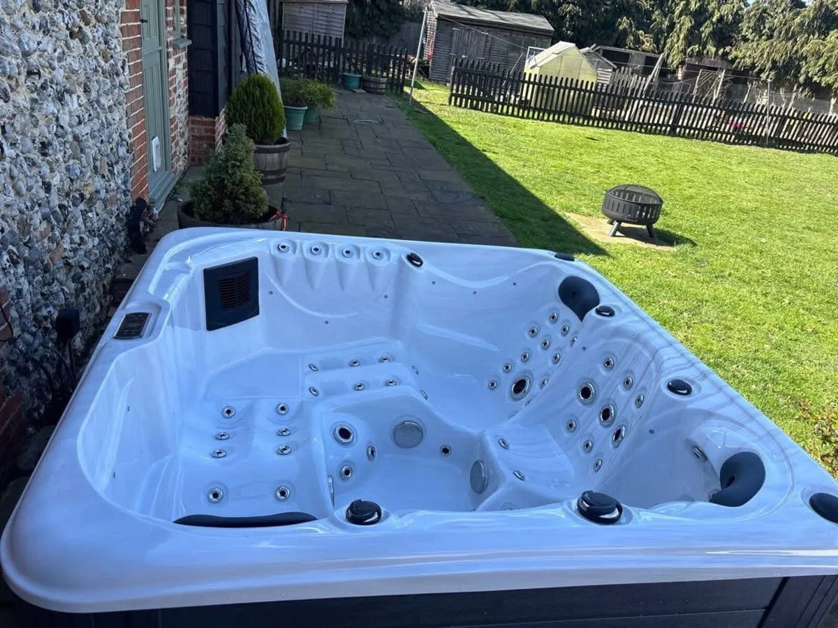 102 Jets Save €3500 - Offer ends April 1st - Image 2