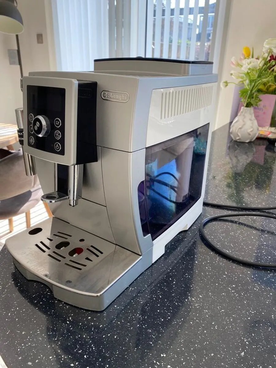 DeLonghi Coffee Machine (FOC) - Image 1