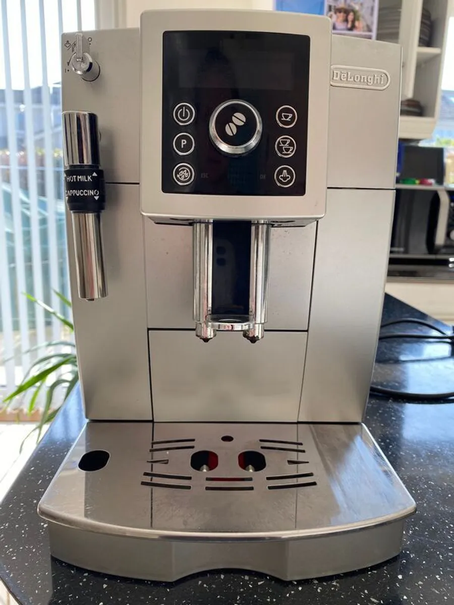 DeLonghi Coffee Machine (FOC) - Image 4